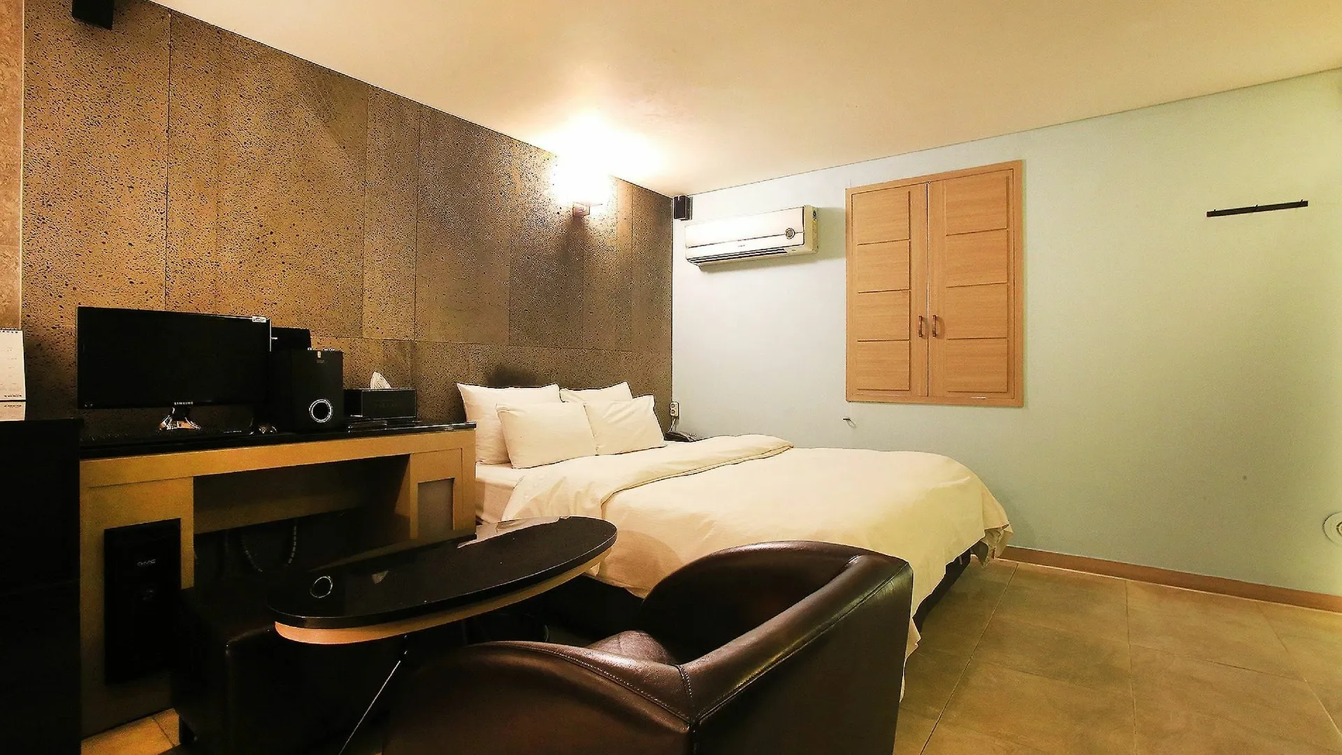 **  Tara Hotel Seoul South Korea