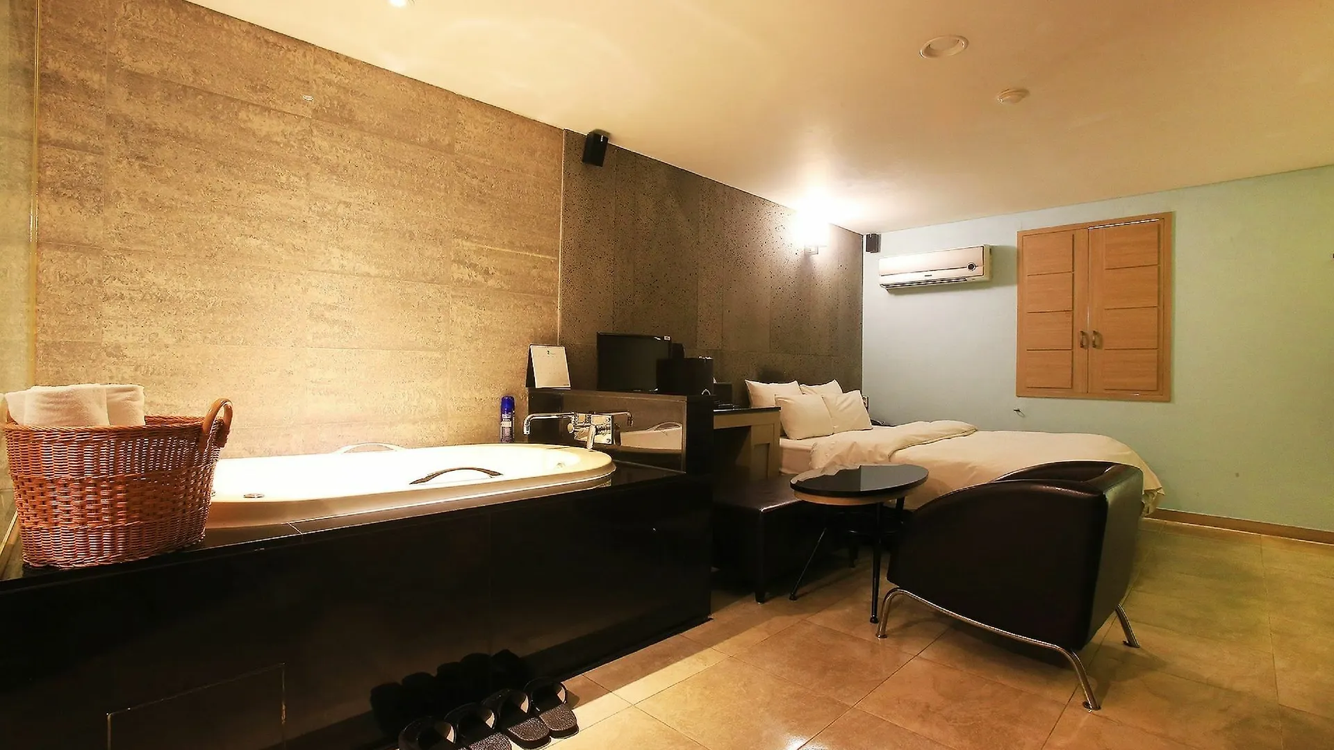 **  Tara Hotel Seoul South Korea