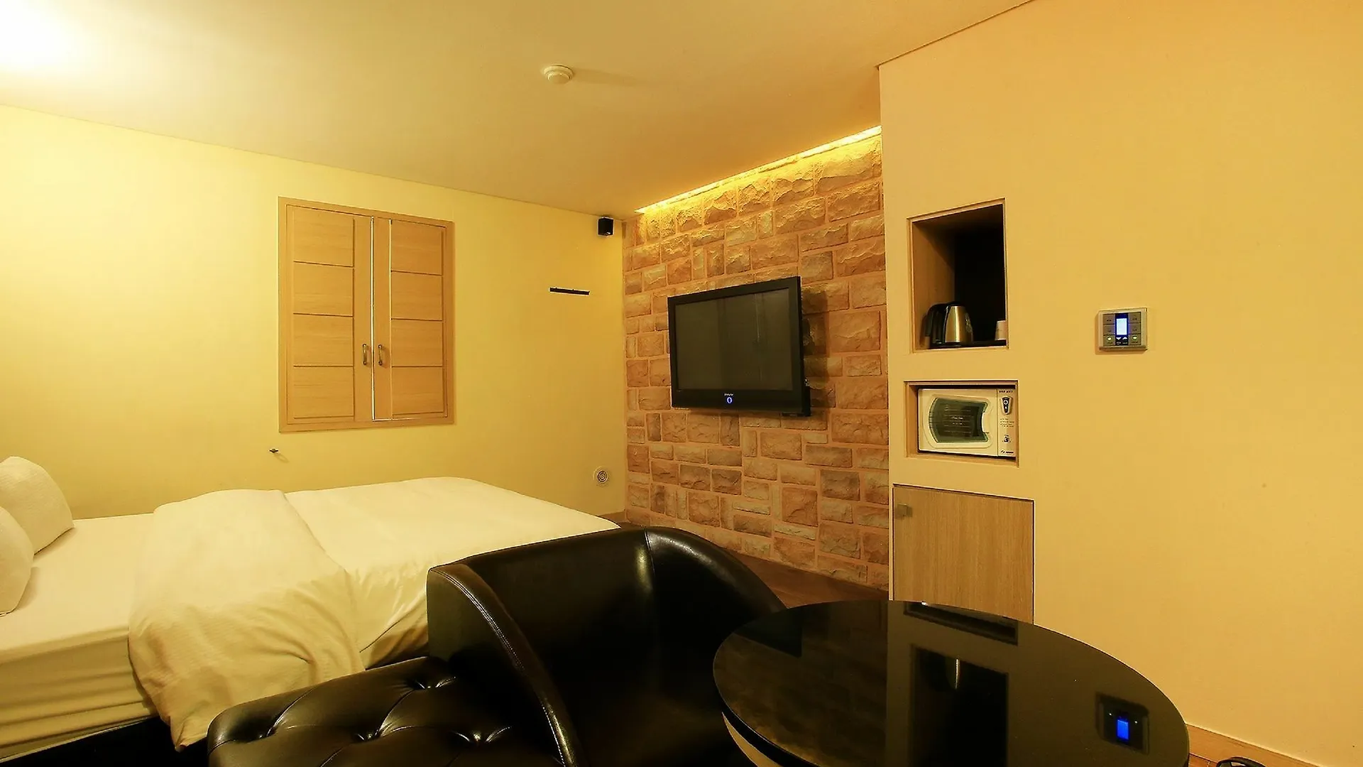 Tara Hotel Seoul 2*,  South Korea